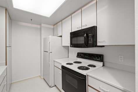 Detail Gallery Image 9 of 24 For 1 Baldwin Ave #820,  San Mateo,  CA 94401 - 2 Beds | 2 Baths