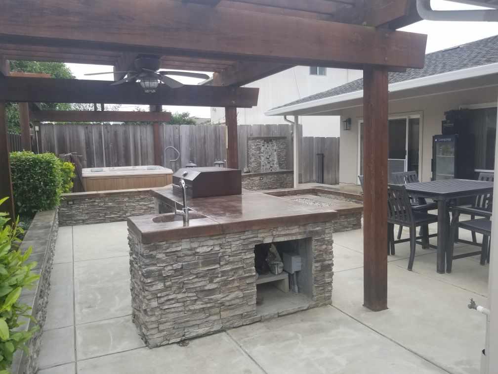 Detail Gallery Image 7 of 29 For 635 San Tomas Way, Salinas,  CA 93901 - 4 Beds | 2/1 Baths