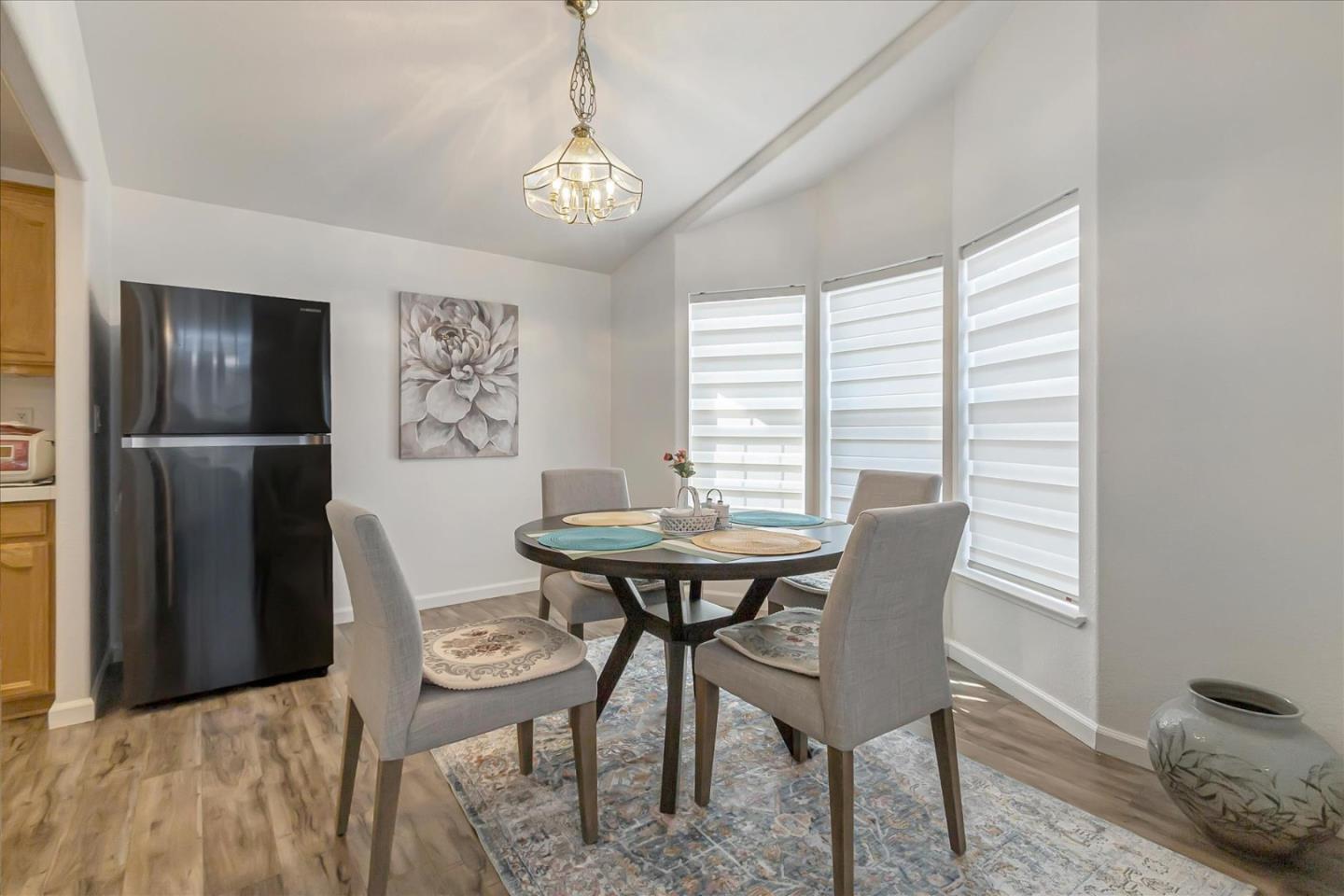 Detail Gallery Image 8 of 29 For 1085 Tasman Dr #174,  Sunnyvale,  CA 94089 - 3 Beds | 2 Baths
