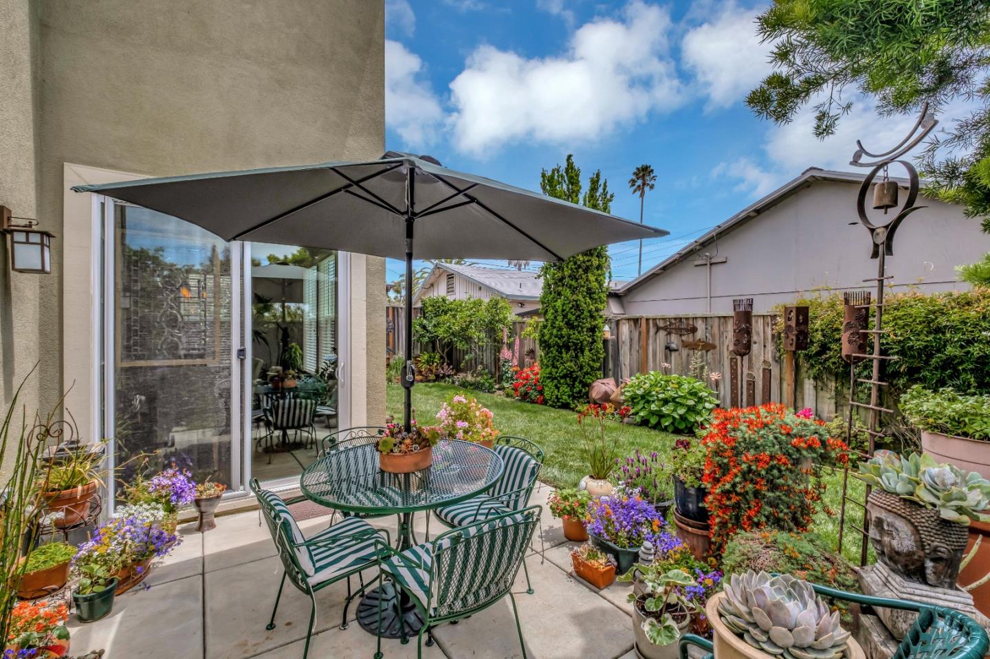 Detail Gallery Image 1 of 31 For 4180 Pearson Ct, Capitola,  CA 95010 - 3 Beds | 2/1 Baths