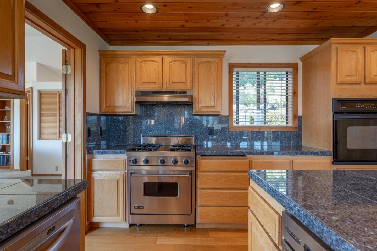 Detail Gallery Image 11 of 30 For 15465 via Los Tulares, Carmel Valley,  CA 93924 - 5 Beds | 4/1 Baths