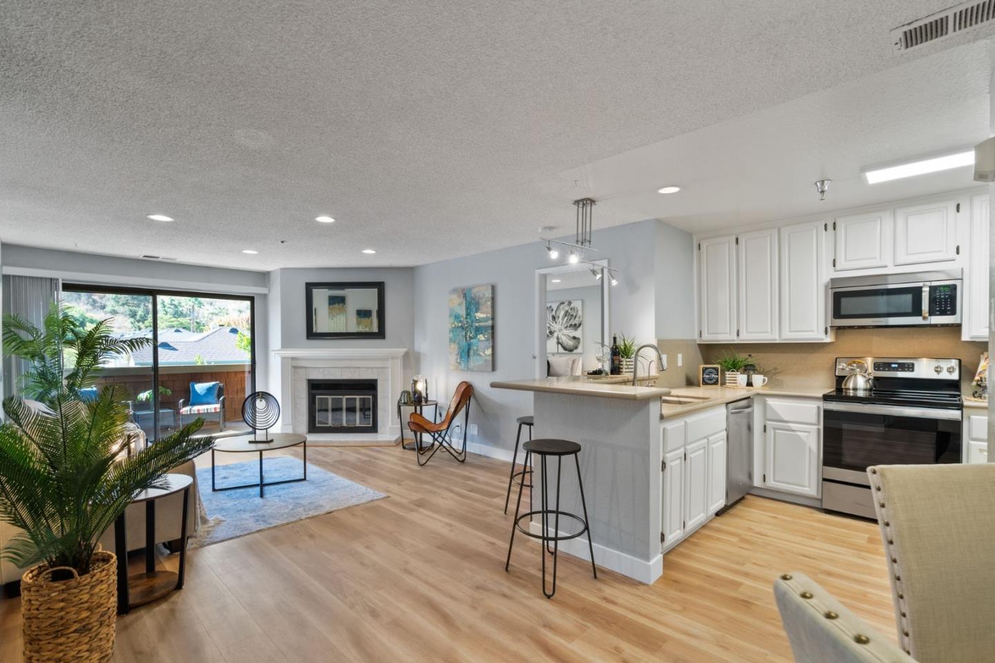 Detail Gallery Image 1 of 1 For 1640 La Terrace Cir, San Jose,  CA 95123 - 2 Beds | 2 Baths