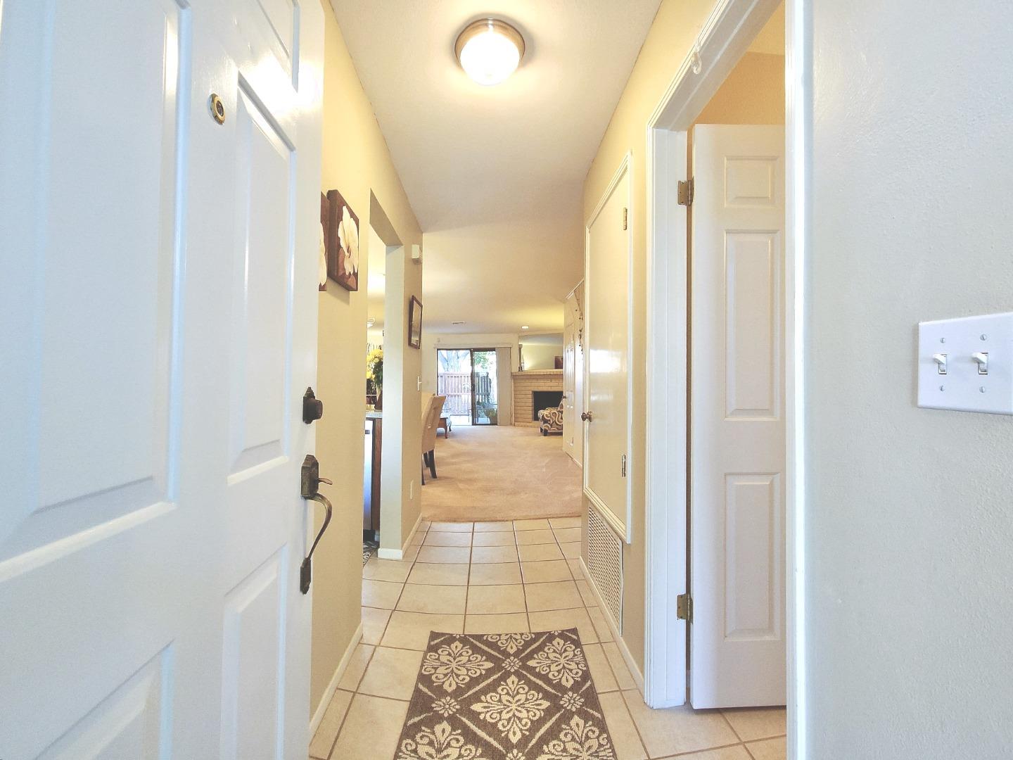 Detail Gallery Image 1 of 1 For 231 Leveland Ln #C,  Modesto,  CA 95350 - 2 Beds | 2/1 Baths