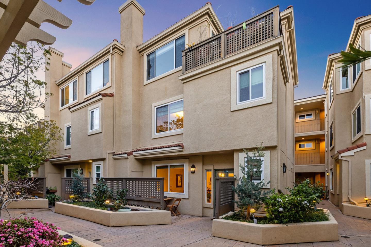 Detail Gallery Image 1 of 1 For 88 17th Ave #115,  San Mateo,  CA 94402 - 3 Beds | 2/1 Baths