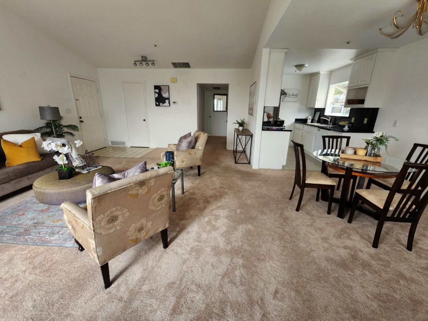 Detail Gallery Image 3 of 16 For 1024 San Luis Cir #722,  Daly City,  CA 94014 - 2 Beds | 1/1 Baths