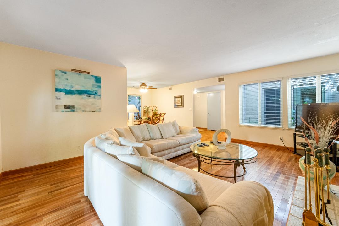 Detail Gallery Image 3 of 21 For 615 Lisa Way, Campbell,  CA 95008 - 3 Beds | 2 Baths