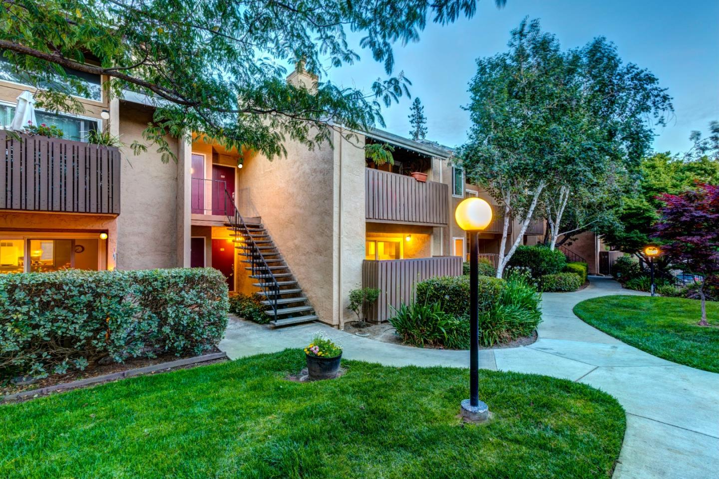 Detail Gallery Image 1 of 1 For 1495 De Rose Way #114,  San Jose,  CA 95126 - 2 Beds | 2 Baths