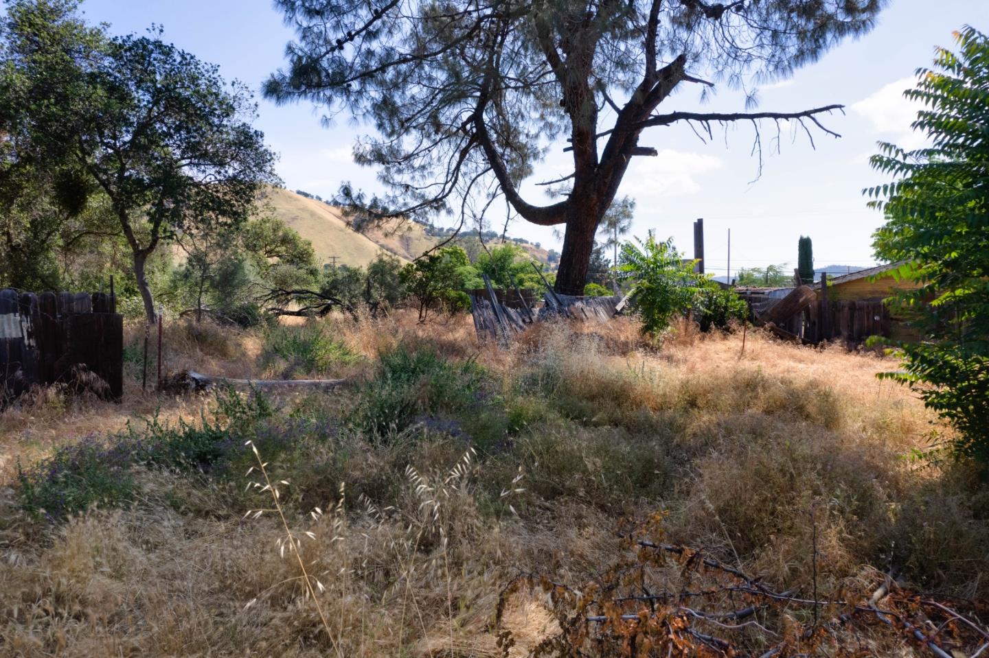 Detail Gallery Image 13 of 36 For 13672 Arrowhead Rd, Clearlake,  CA 95422 - 3 Beds | 2 Baths