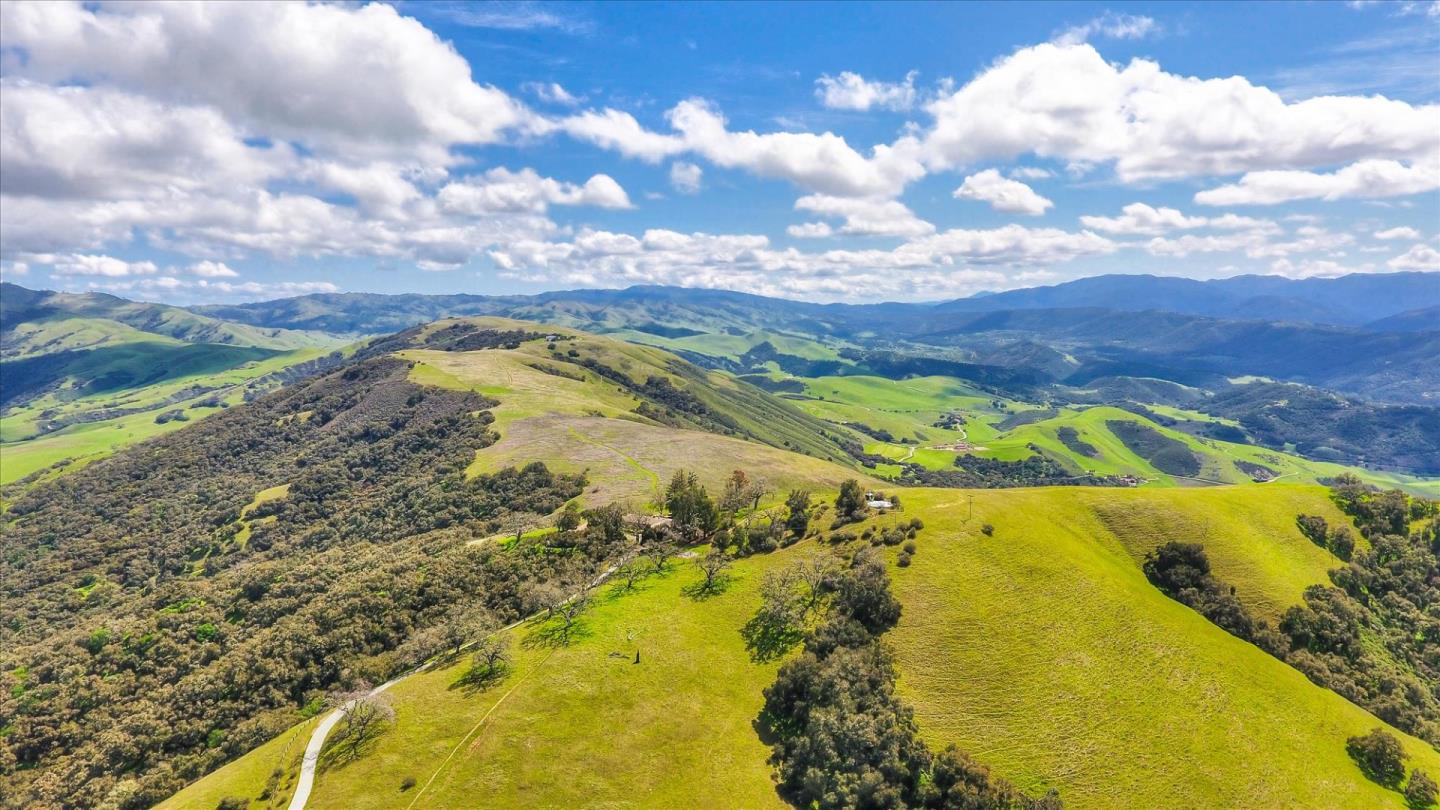 Detail Gallery Image 10 of 74 For Weathertop Ranch, 500 El Caminito Road, Carmel Valley,  CA 93924 - 7 Beds | 7/1 Baths