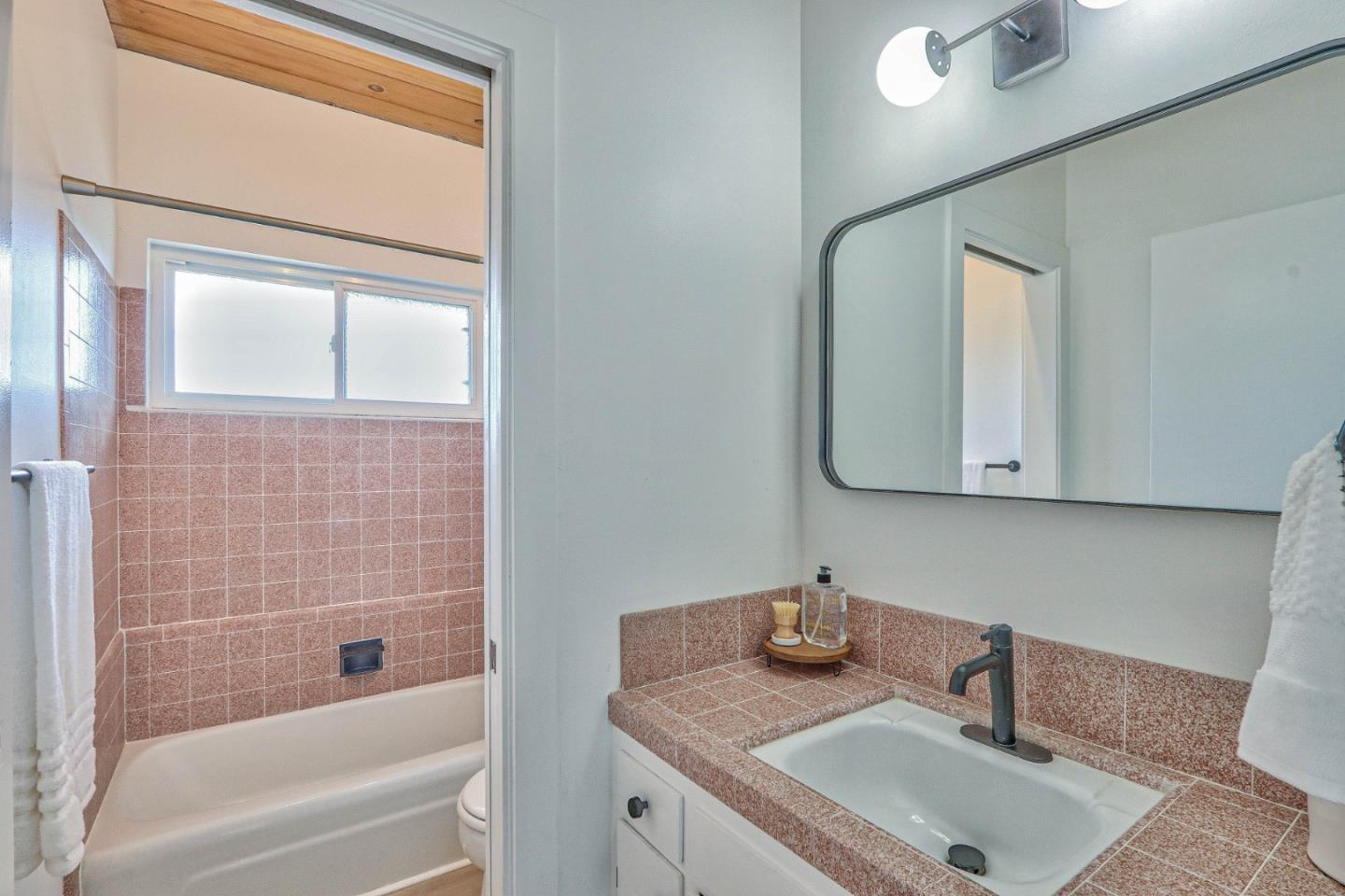 Detail Gallery Image 13 of 32 For 204 Highland Dr, Aptos,  CA 95003 - 4 Beds | 2 Baths