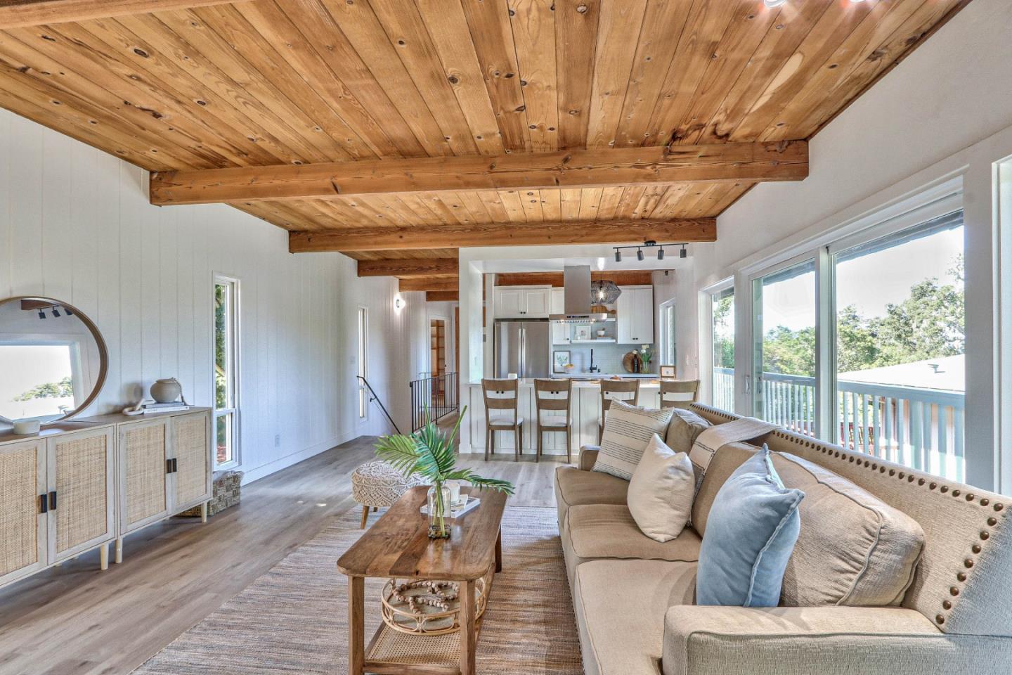 Detail Gallery Image 3 of 32 For 204 Highland Dr, Aptos,  CA 95003 - 4 Beds | 2 Baths
