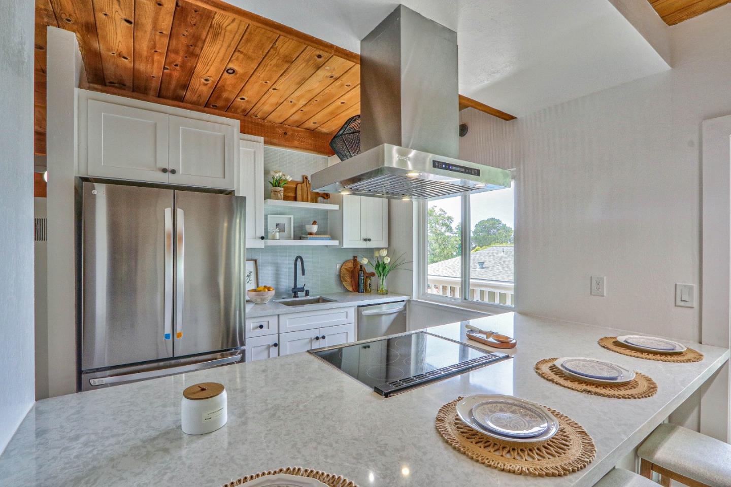 Detail Gallery Image 4 of 32 For 204 Highland Dr, Aptos,  CA 95003 - 4 Beds | 2 Baths
