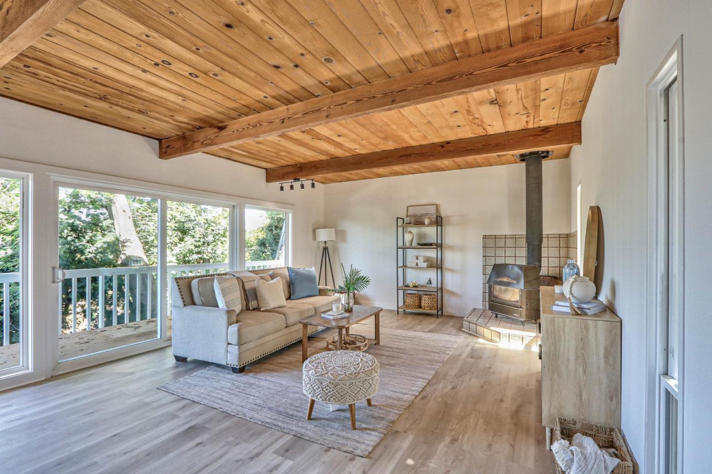Detail Gallery Image 5 of 32 For 204 Highland Dr, Aptos,  CA 95003 - 4 Beds | 2 Baths