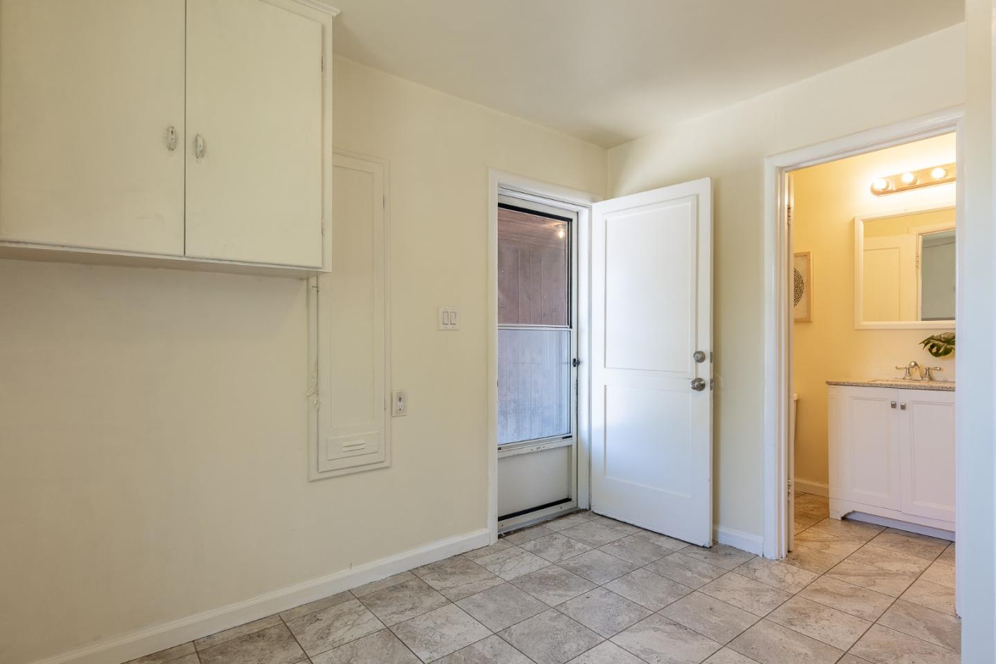 Detail Gallery Image 14 of 34 For 1609 First Ave, Salinas,  CA 93905 - 2 Beds | 1/1 Baths
