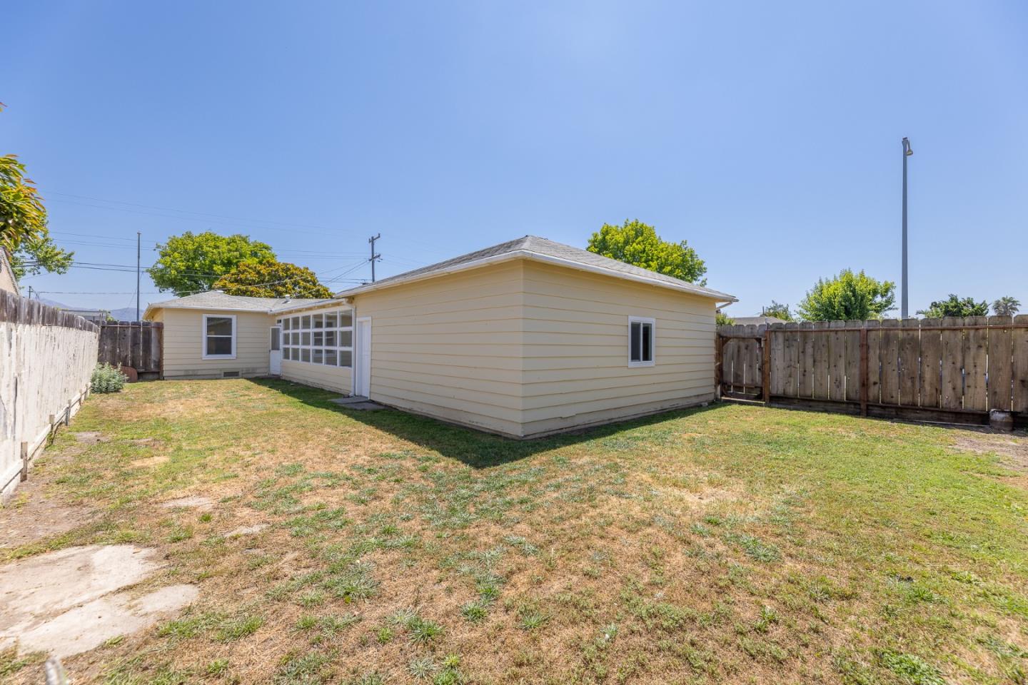 Detail Gallery Image 29 of 34 For 1609 First Ave, Salinas,  CA 93905 - 2 Beds | 1/1 Baths