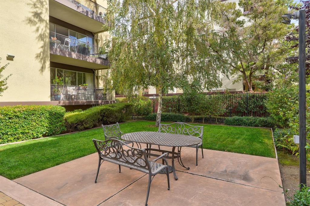 Detail Gallery Image 1 of 1 For 455 Grant Ave #11,  Palo Alto,  CA 94306 - 3 Beds | 2 Baths