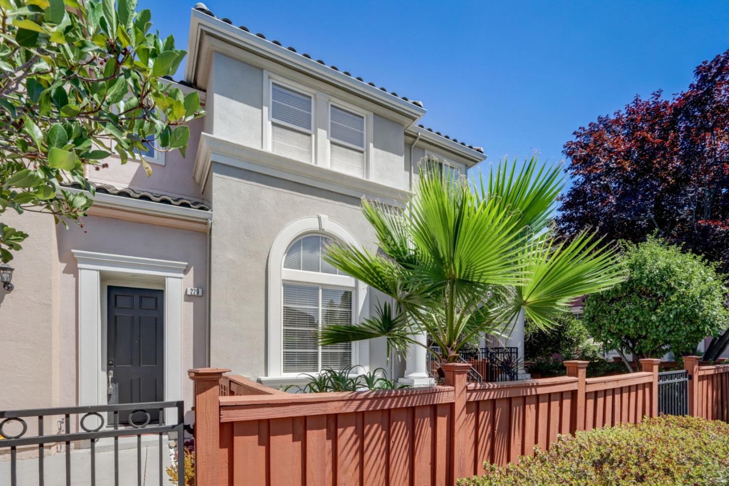 Detail Gallery Image 1 of 1 For 227 Vista Roma Way, San Jose,  CA 95136 - 4 Beds | 2/1 Baths