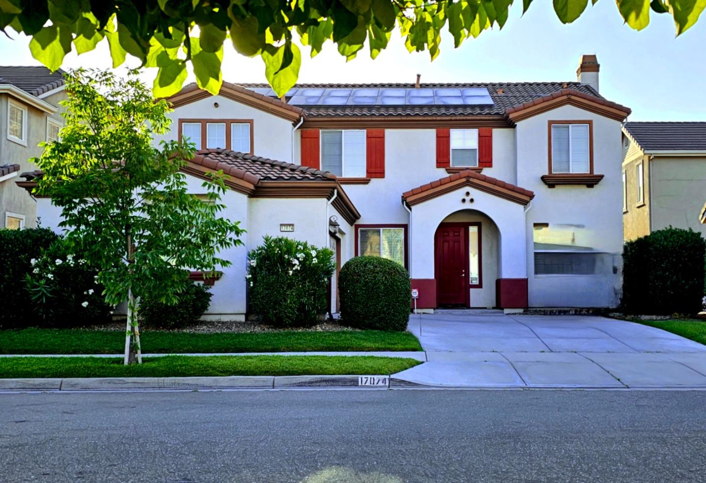 Detail Gallery Image 1 of 1 For 17074 Andover Way, Lathrop,  CA 95330 - 5 Beds | 3 Baths