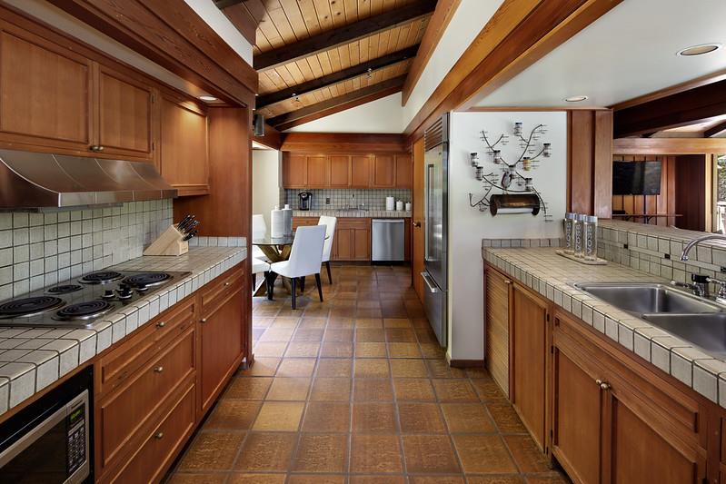 Detail Gallery Image 9 of 28 For 301 Olive Hill Ln, Woodside,  CA 94062 - 4 Beds | 3/2 Baths