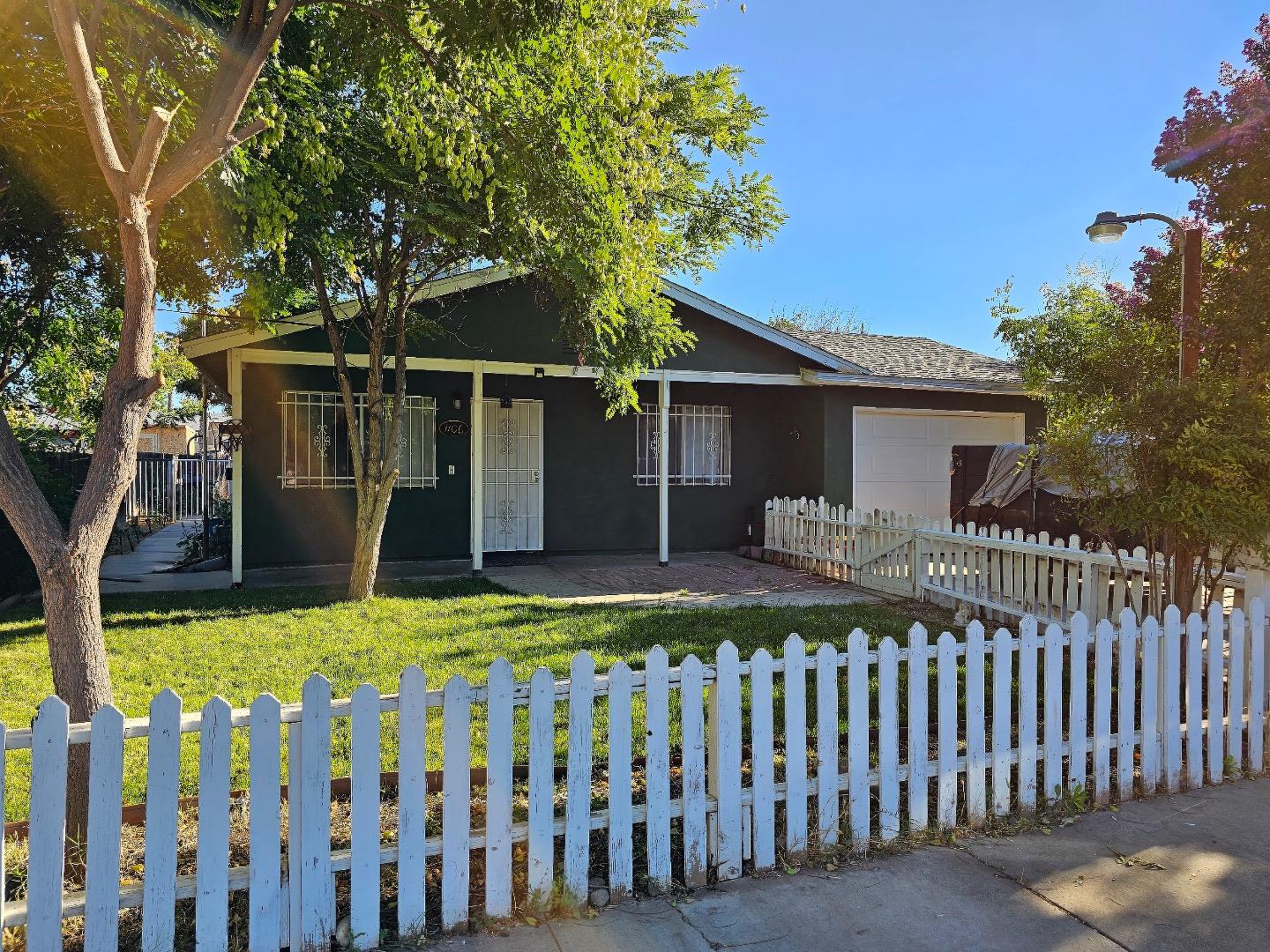 Front Image Thumbnail for ML81934454