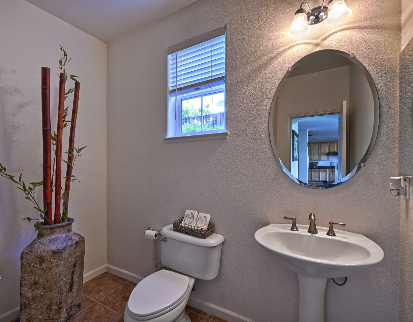 Detail Gallery Image 11 of 30 For 4190 Peninsula Point Dr, Seaside,  CA 93955 - 4 Beds | 2/1 Baths