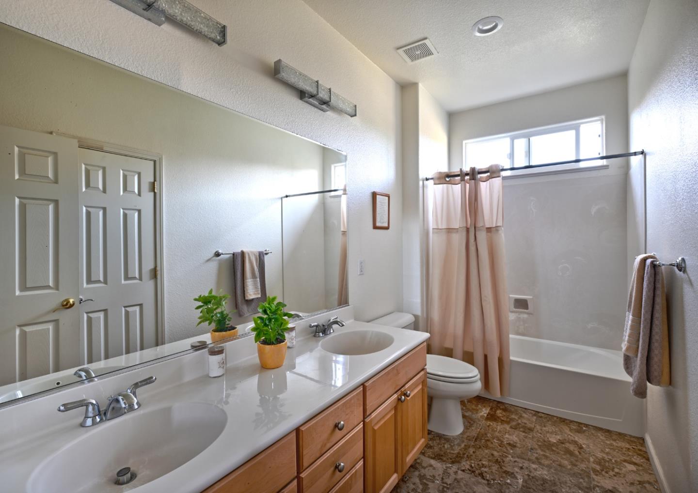 Detail Gallery Image 14 of 30 For 4190 Peninsula Point Dr, Seaside,  CA 93955 - 4 Beds | 2/1 Baths