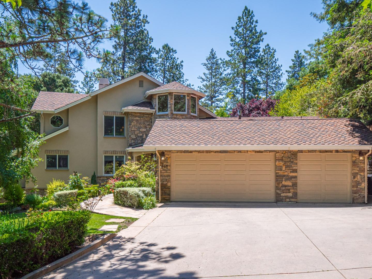 Detail Gallery Image 3 of 54 For 462 Lockewood Ln, Scotts Valley,  CA 95066 - 5 Beds | 3/1 Baths