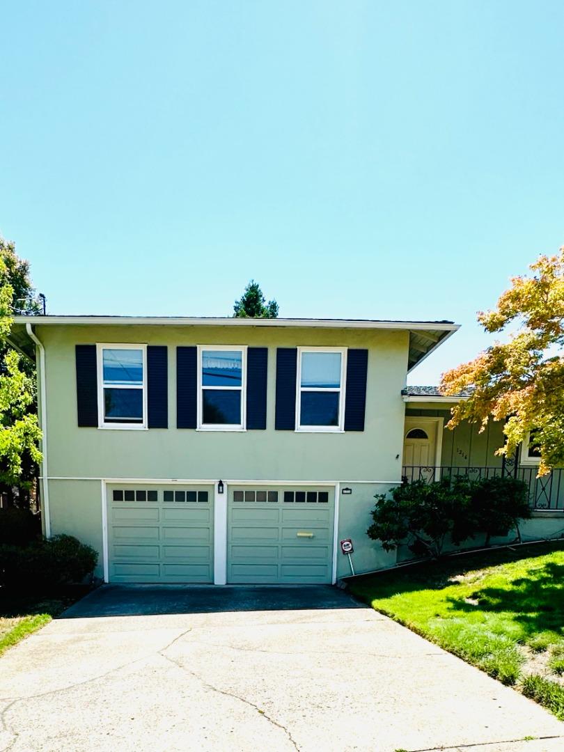 Detail Gallery Image 1 of 1 For 1216 Ladera Way, Belmont,  CA 94002 - 3 Beds | 2 Baths