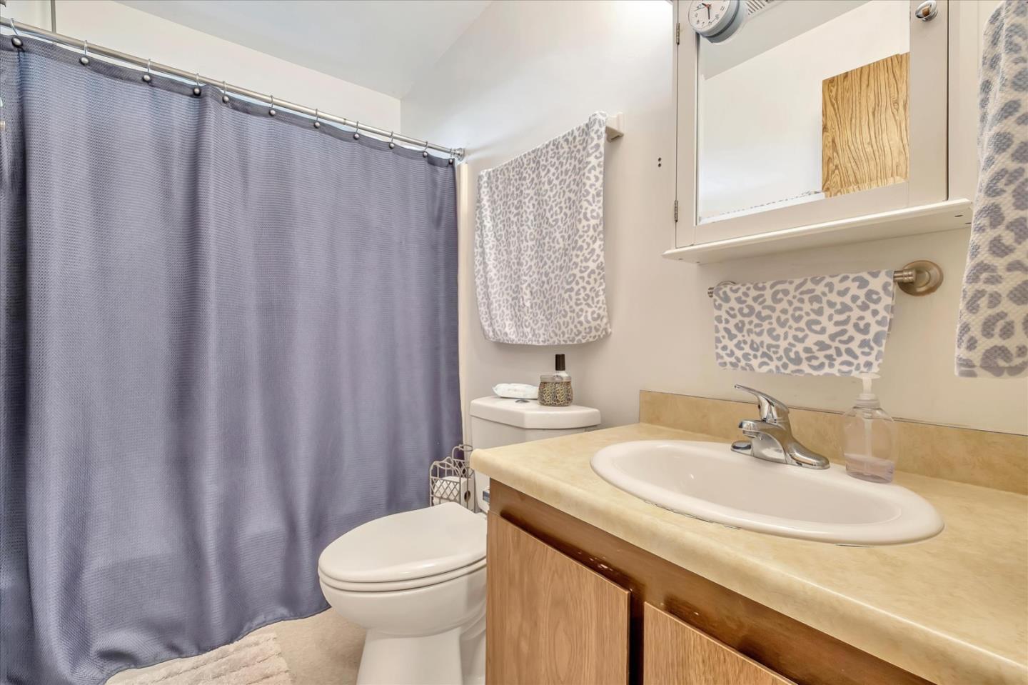 Detail Gallery Image 15 of 36 For 1410 17th Ave, Santa Cruz,  CA 95062 - – Beds | – Baths