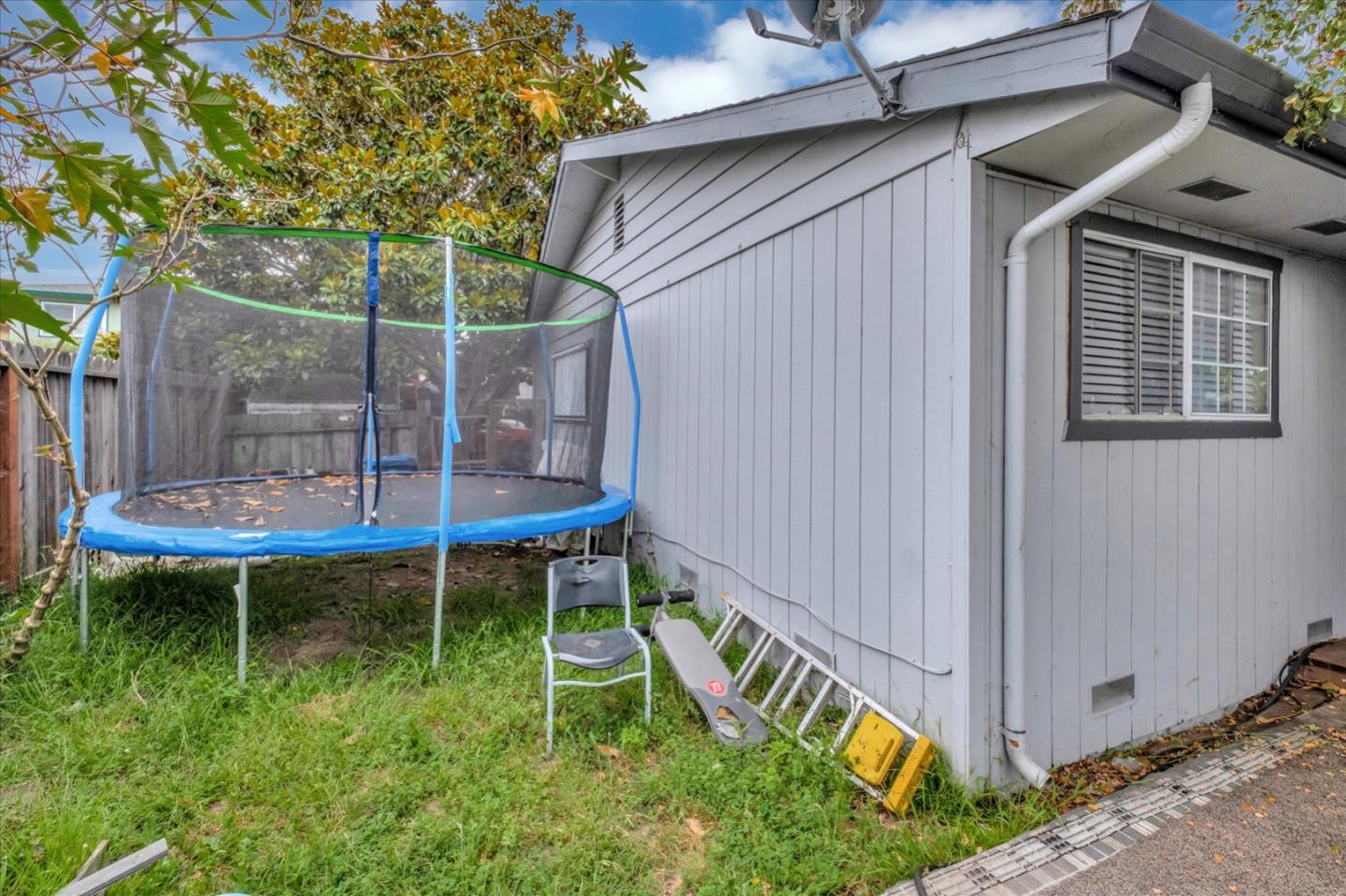 Detail Gallery Image 30 of 36 For 1410 17th Ave, Santa Cruz,  CA 95062 - – Beds | – Baths