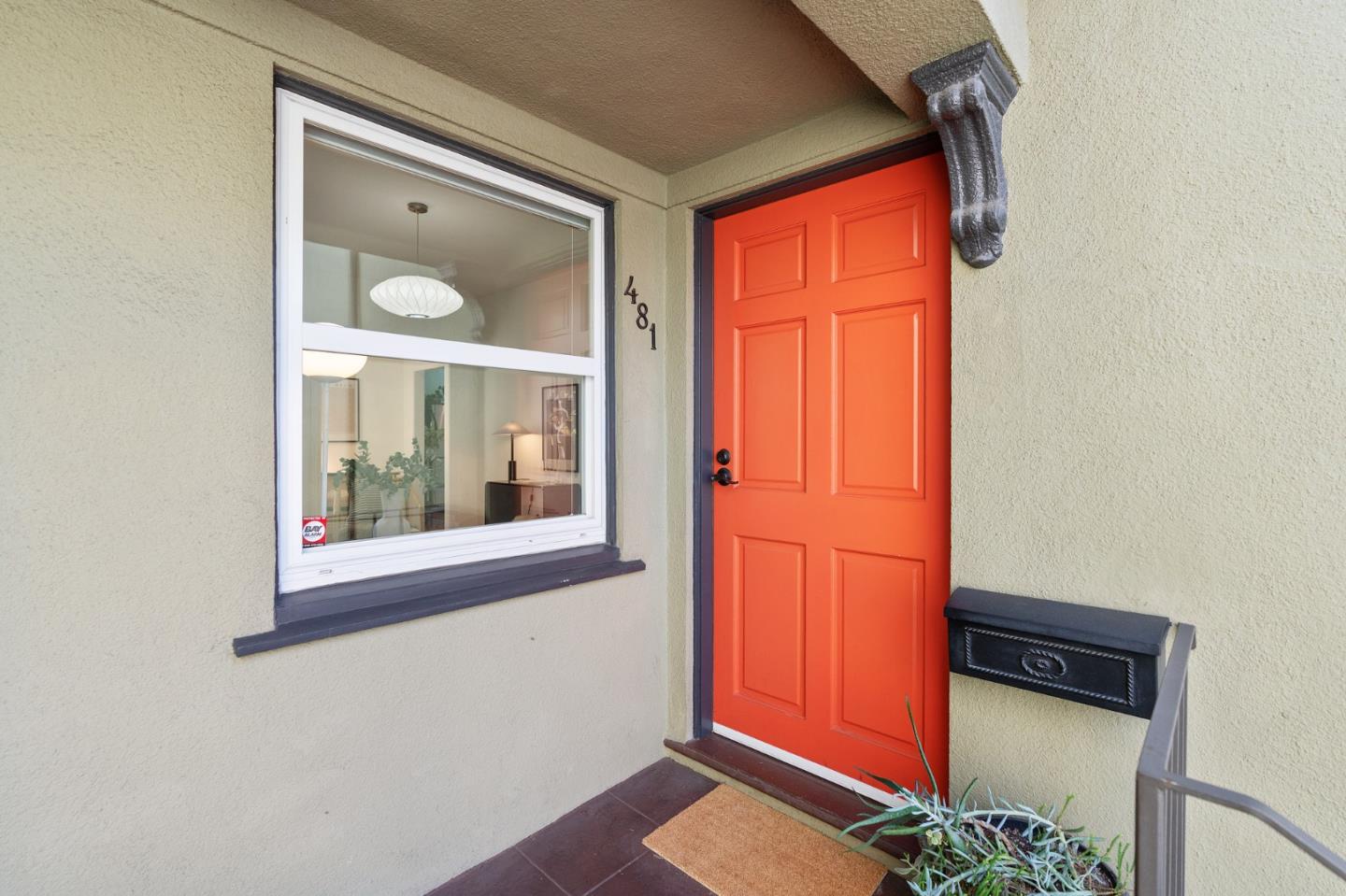 Detail Gallery Image 3 of 17 For 481 49th St, Oakland,  CA 94609 - 2 Beds | 1 Baths