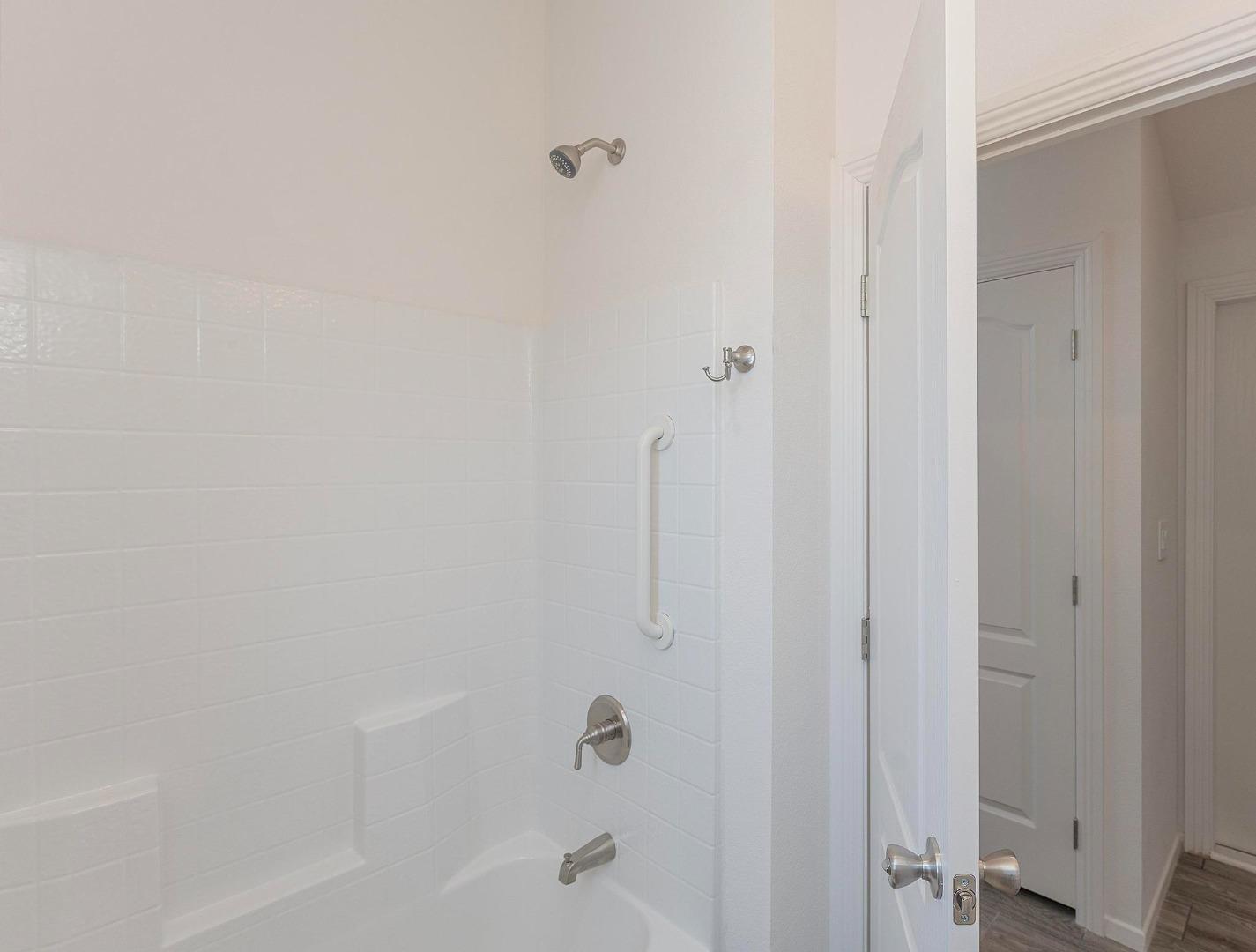 Detail Gallery Image 11 of 18 For 835 Kimball Ave #6,  Seaside,  CA 93955 - 1 Beds | 1 Baths