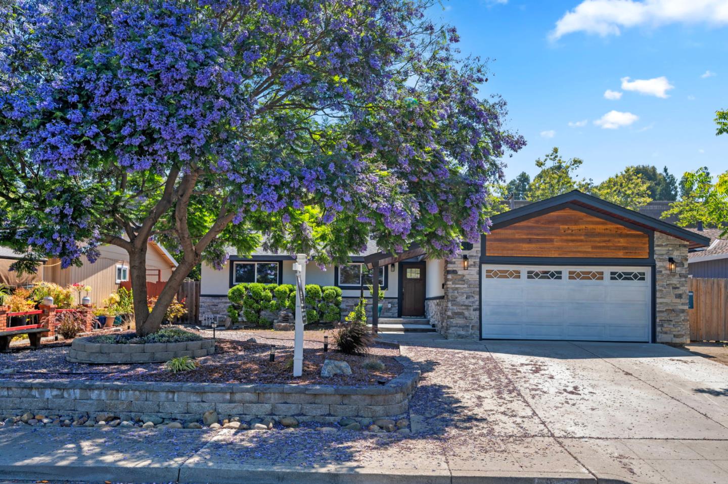 Detail Gallery Image 1 of 1 For 847 San Luppe Dr, Mountain View,  CA 94043 - 3 Beds | 2 Baths