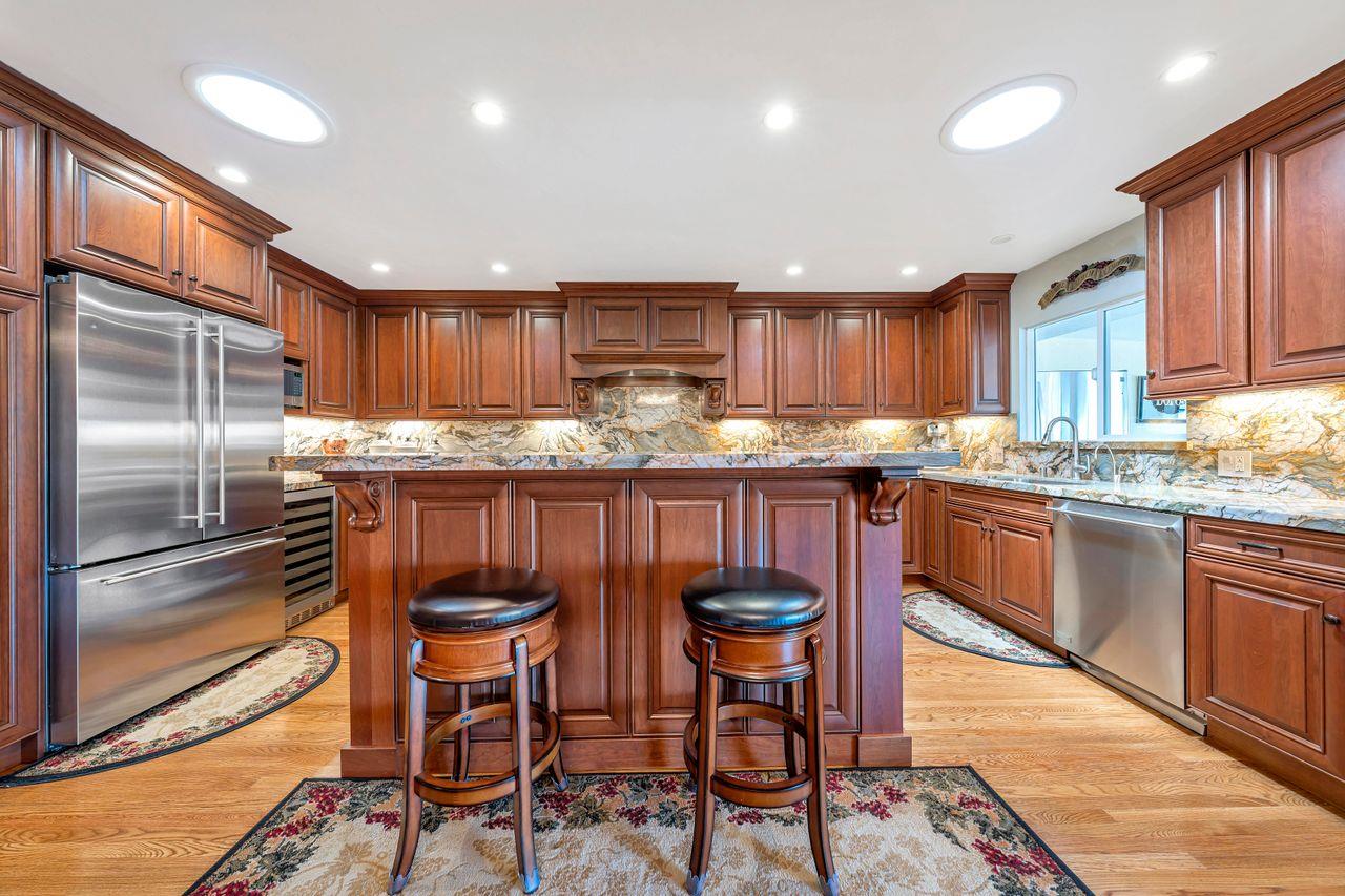 Detail Gallery Image 27 of 74 For 1522 Roberta Dr, San Mateo,  CA 94403 - 4 Beds | 3 Baths