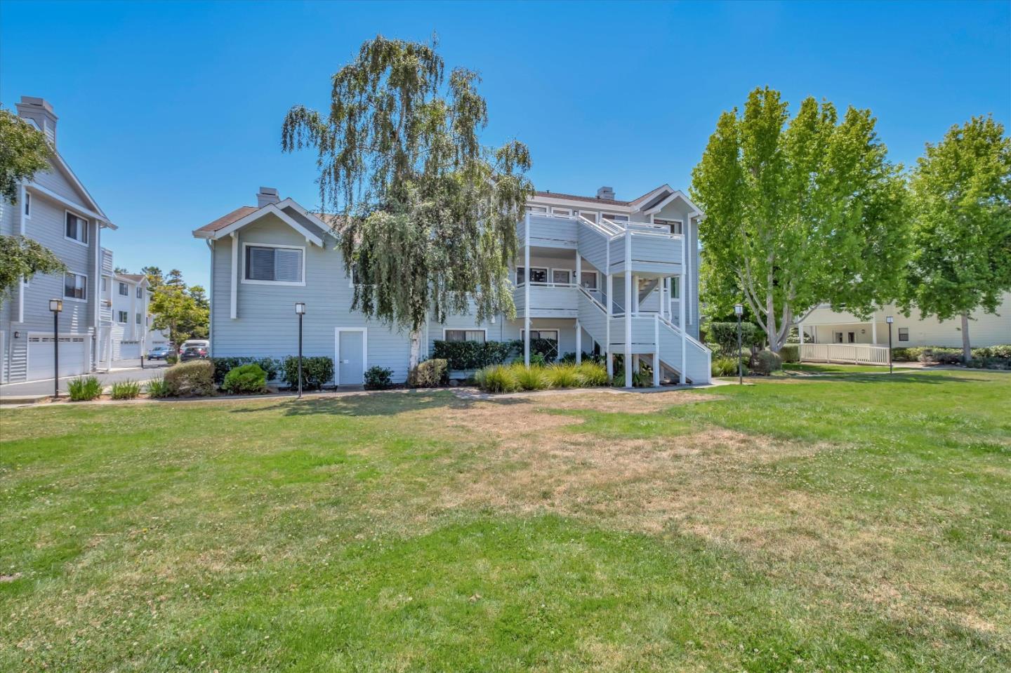 Detail Gallery Image 2 of 21 For 41 Grandview St #1204,  Santa Cruz,  CA 95060 - 2 Beds | 2 Baths