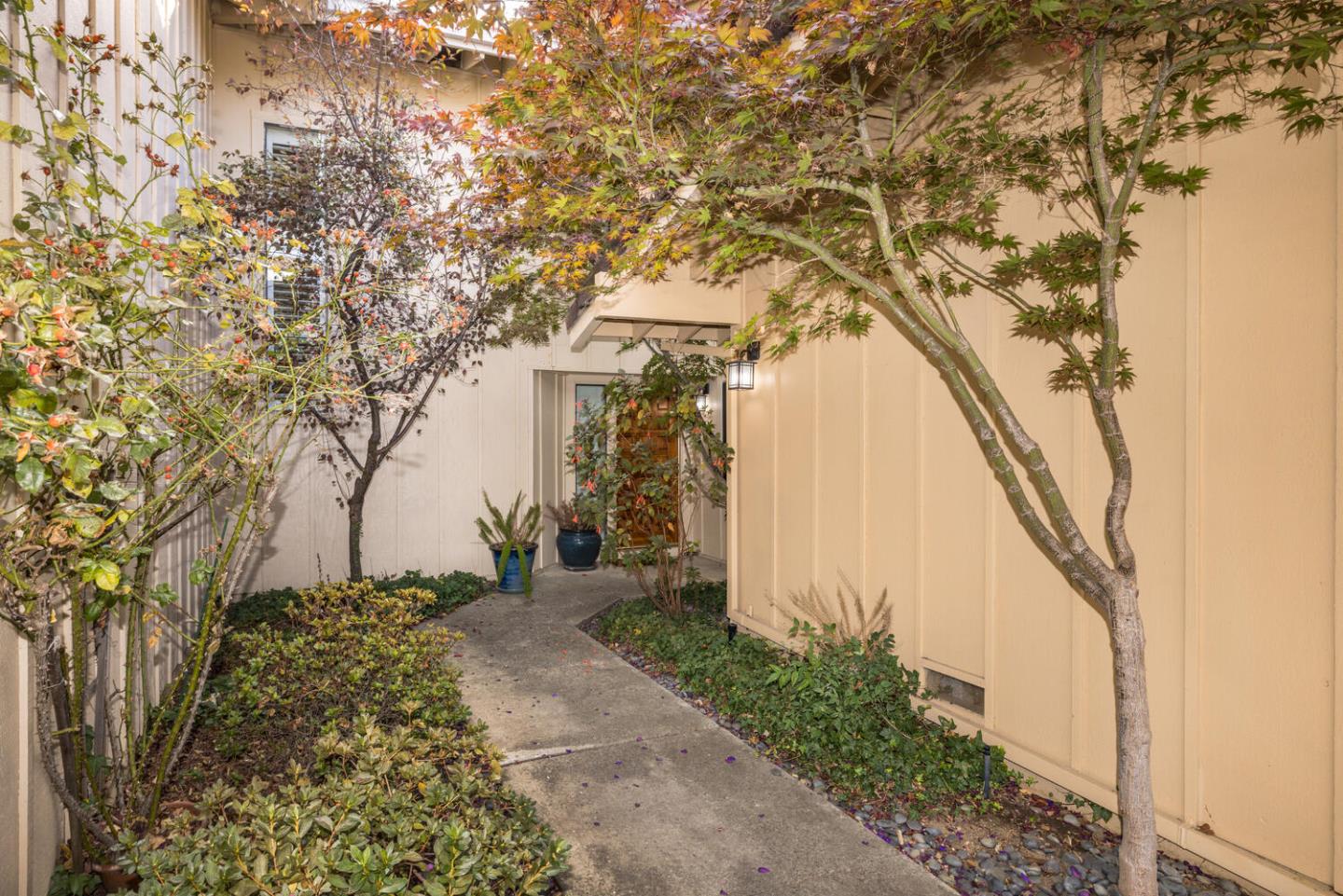 Detail Gallery Image 1 of 1 For 2 Buttercup Ln, San Carlos,  CA 94070 - 2 Beds | 2/1 Baths