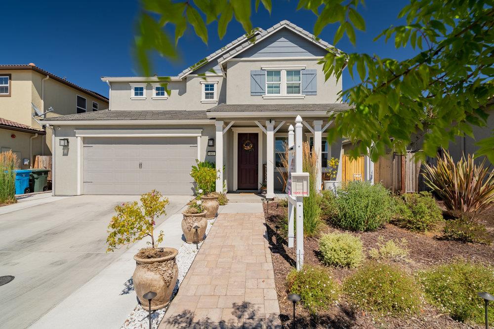 Detail Gallery Image 1 of 1 For 461 Toledo Dr, Hollister,  CA 95023 - 5 Beds | 2/1 Baths
