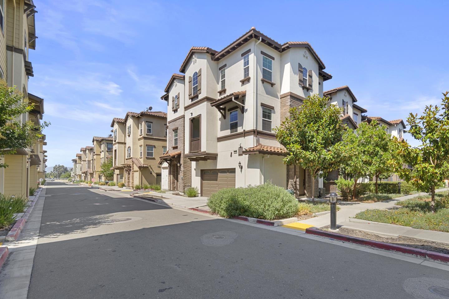 Detail Gallery Image 1 of 1 For 1121 Calamint Ter, San Jose,  CA 95133 - 2 Beds | 2/1 Baths