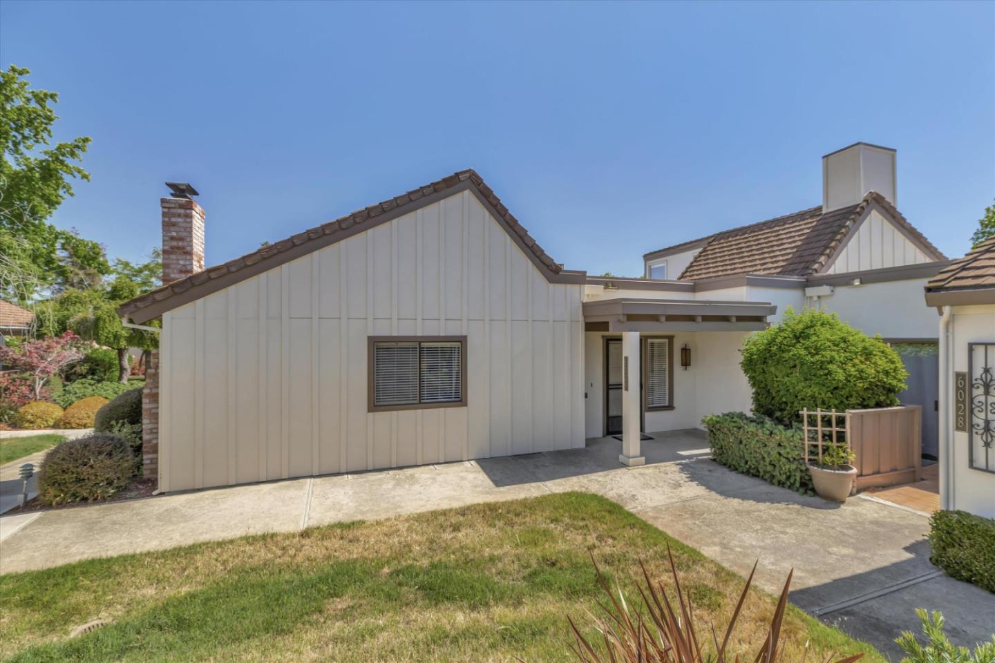 Detail Gallery Image 1 of 1 For 6029 Montgomery Corner, San Jose,  CA 95135 - 2 Beds | 2 Baths