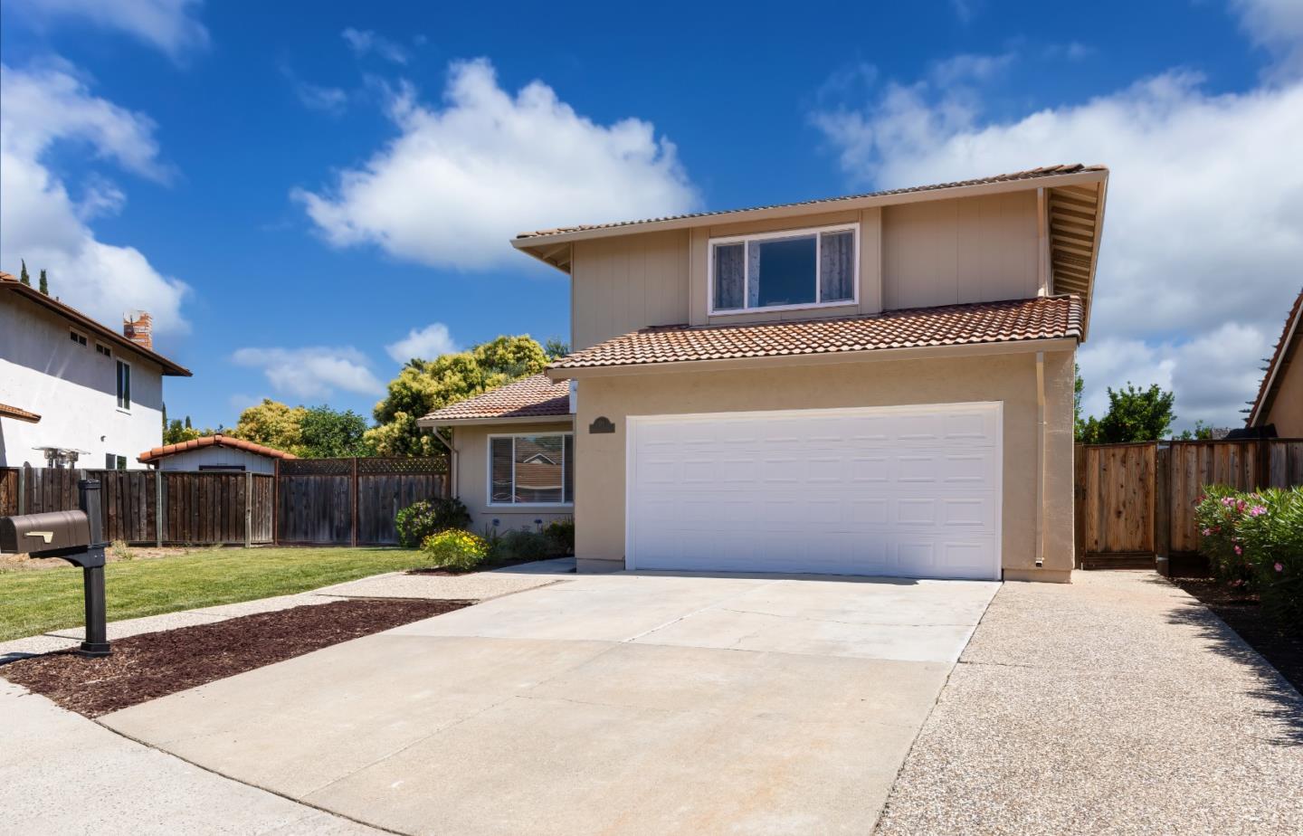 Detail Gallery Image 1 of 1 For 591 Lyonburry Pl, San Jose,  CA 95123 - 4 Beds | 2/1 Baths