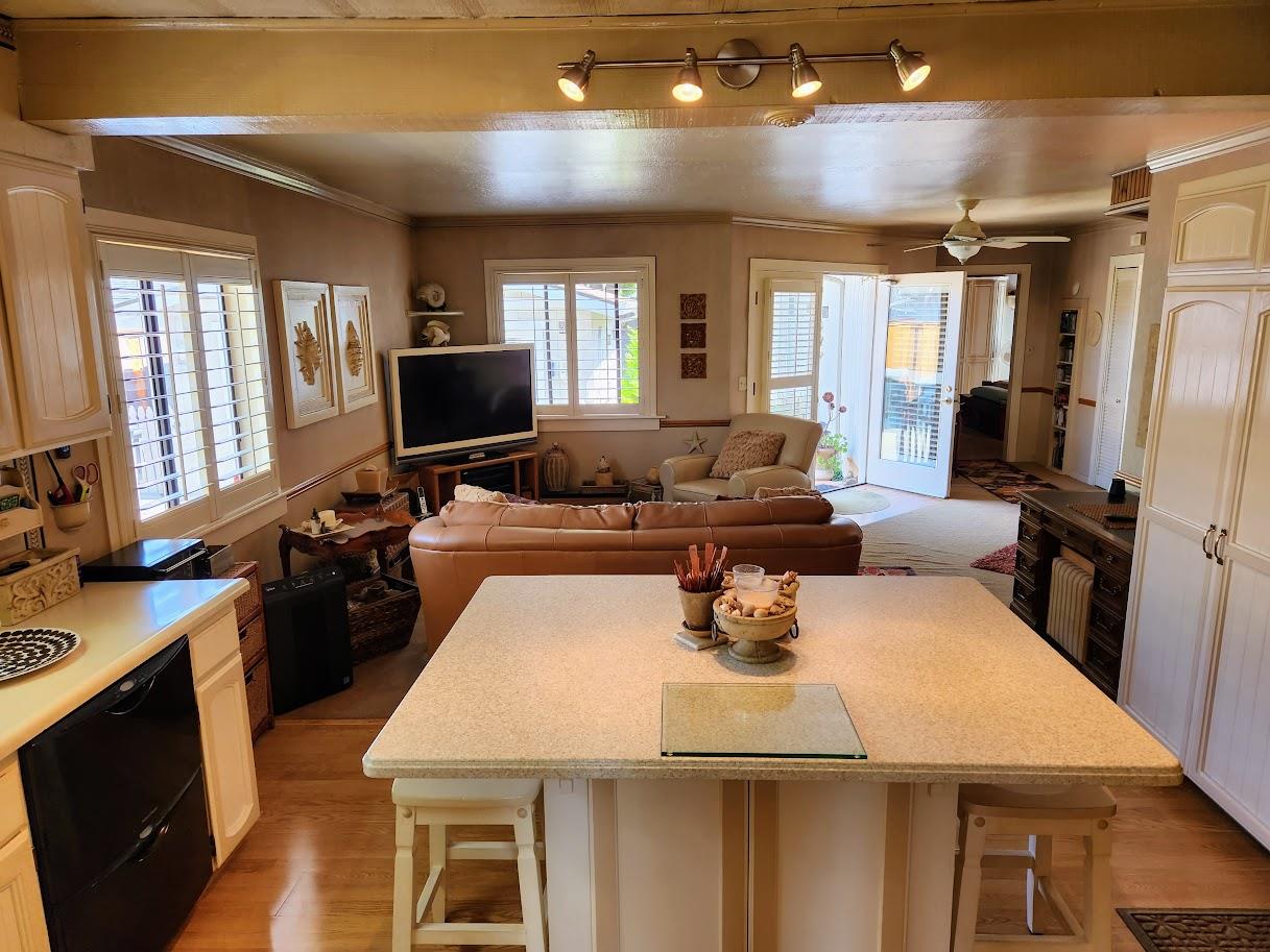 Detail Gallery Image 5 of 28 For 45 Chestnut St, Salinas,  CA 93901 - 4 Beds | 3/1 Baths