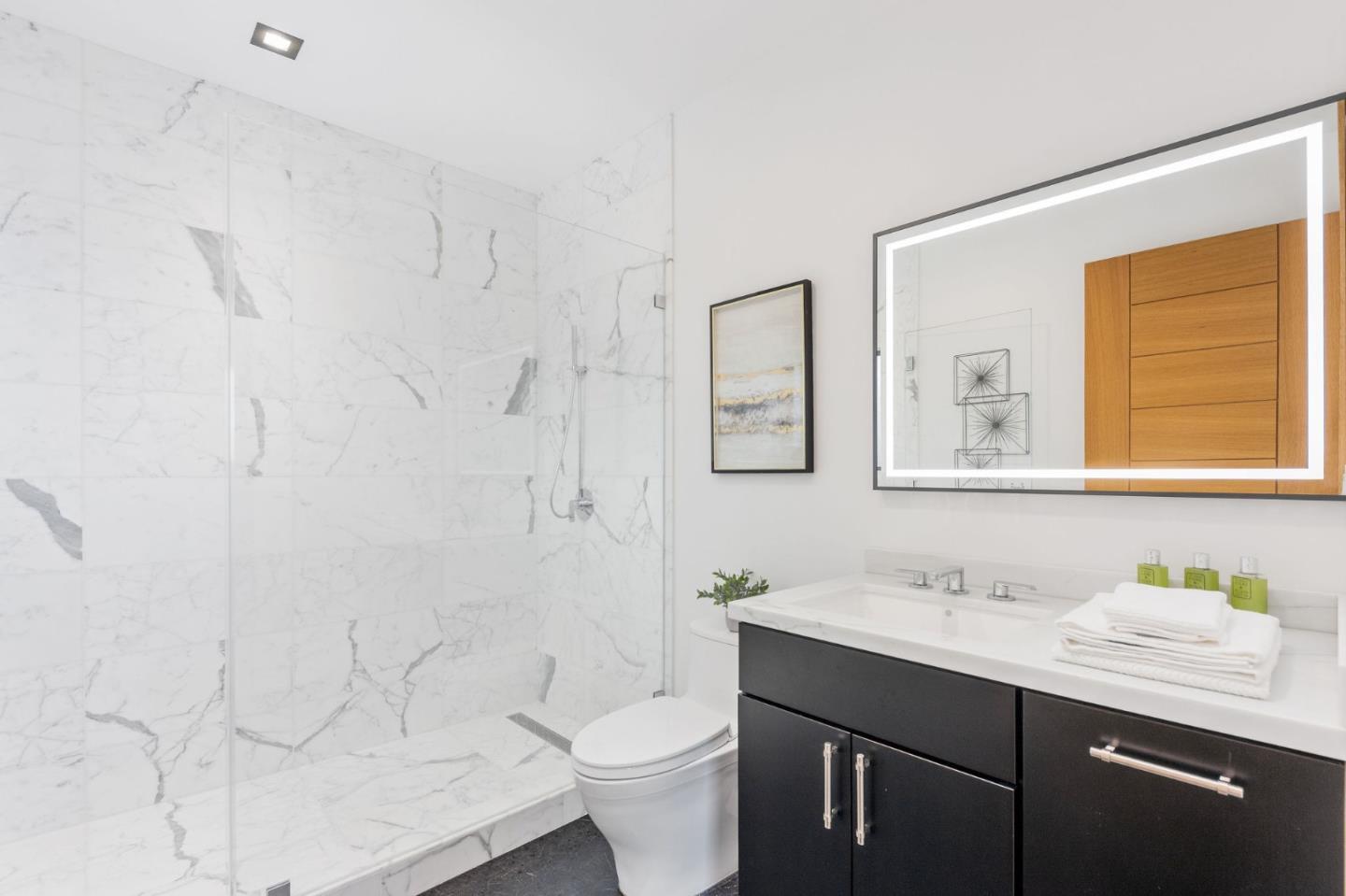 Detail Gallery Image 18 of 20 For 33 Highland Ave, Burlingame,  CA 94010 - 4 Beds | 2/1 Baths