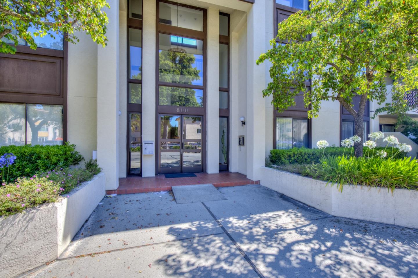 Detail Gallery Image 1 of 1 For 800 N El Camino Real #305,  San Mateo,  CA 94401 - 2 Beds | 2 Baths