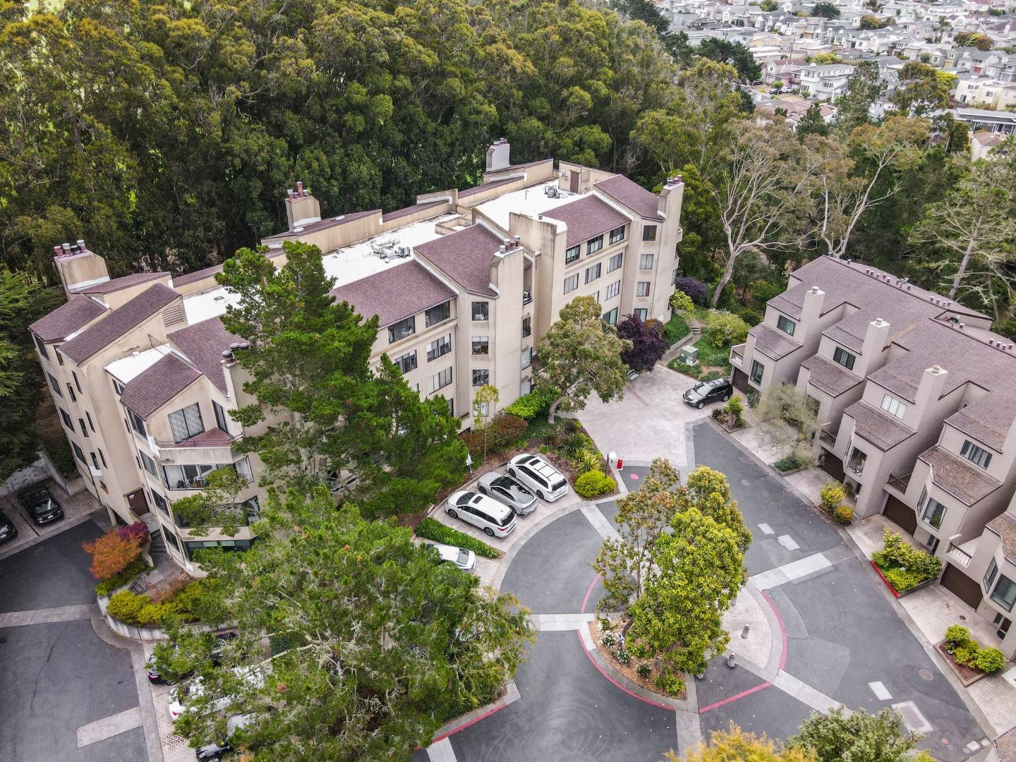 Detail Gallery Image 1 of 1 For 139 S Lake Merced Hls 4c,  San Francisco,  CA 94132 - 2 Beds | 2 Baths