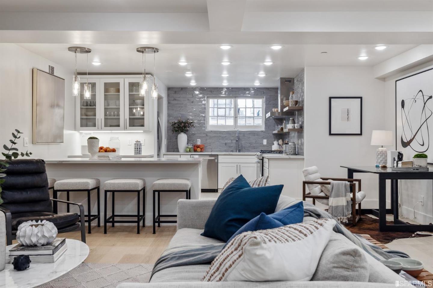 Detail Gallery Image 10 of 48 For 1726 Larkin St, San Francisco,  CA 94109 - 3 Beds | 2 Baths