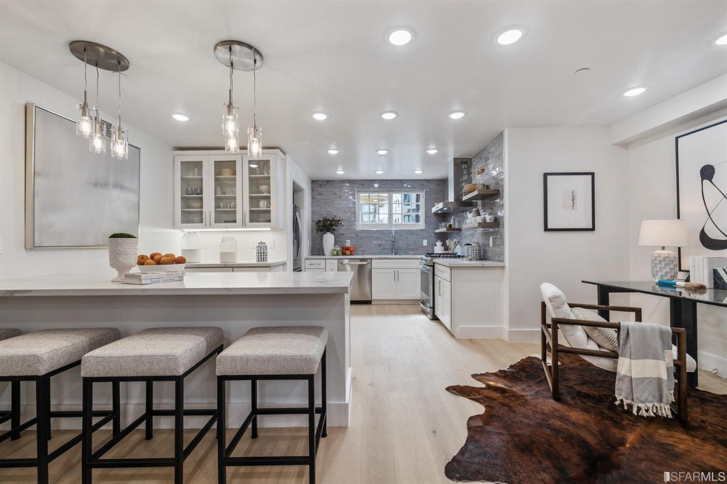 Detail Gallery Image 12 of 48 For 1726 Larkin St, San Francisco,  CA 94109 - 3 Beds | 2 Baths