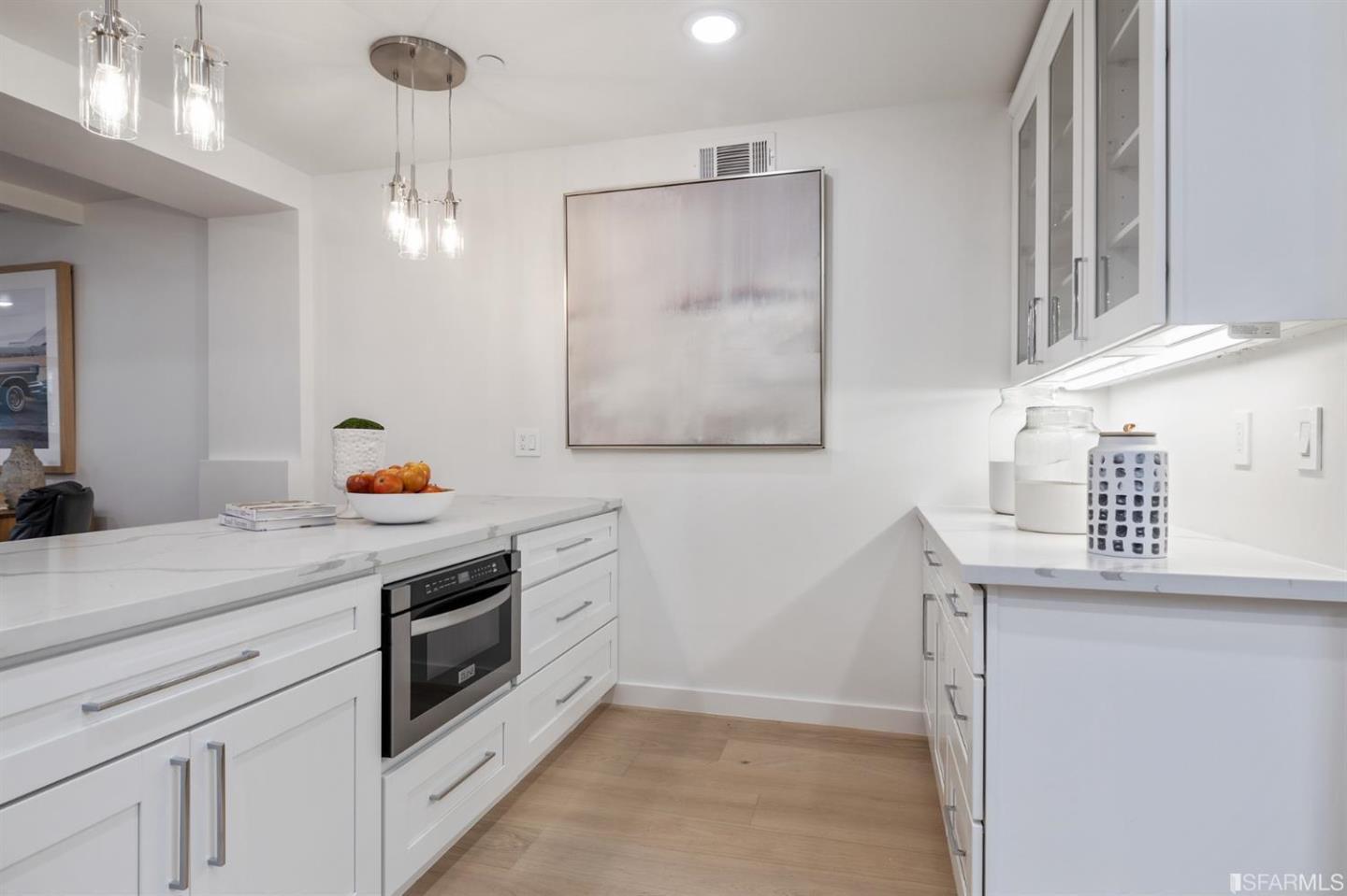 Detail Gallery Image 18 of 48 For 1726 Larkin St, San Francisco,  CA 94109 - 3 Beds | 2 Baths