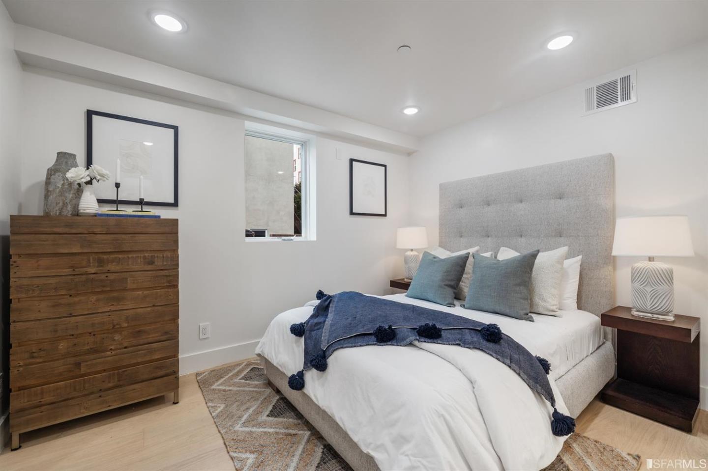 Detail Gallery Image 21 of 48 For 1726 Larkin St, San Francisco,  CA 94109 - 3 Beds | 2 Baths