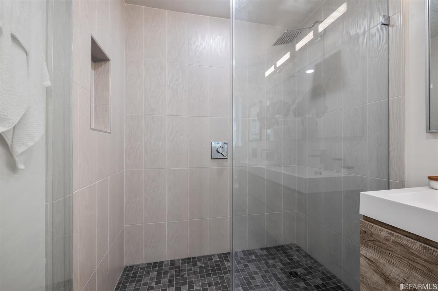 Detail Gallery Image 24 of 48 For 1726 Larkin St, San Francisco,  CA 94109 - 3 Beds | 2 Baths
