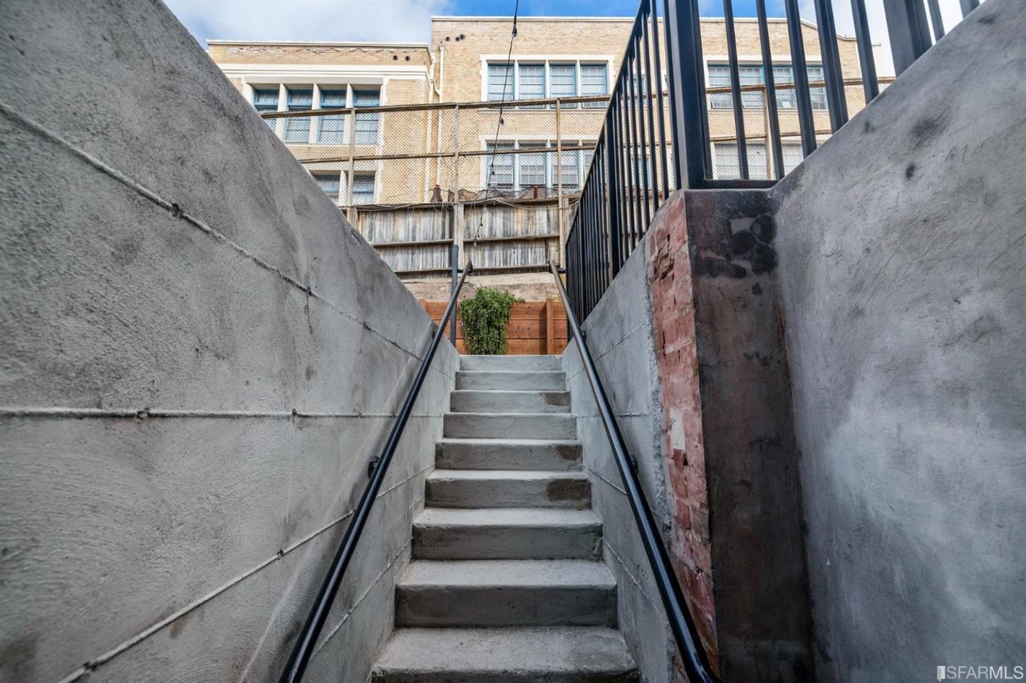 Detail Gallery Image 37 of 48 For 1726 Larkin St, San Francisco,  CA 94109 - 3 Beds | 2 Baths
